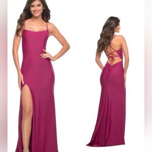 LA FEMME SIMPLE SCOOP NECK 